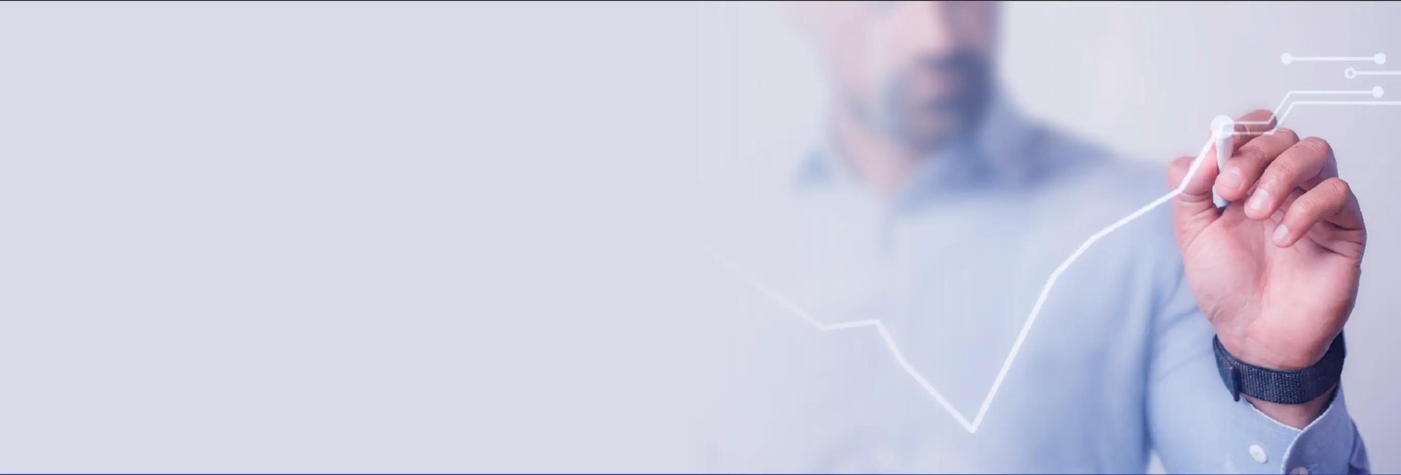 Imagen de fondo de un chico escribiendo en un panel